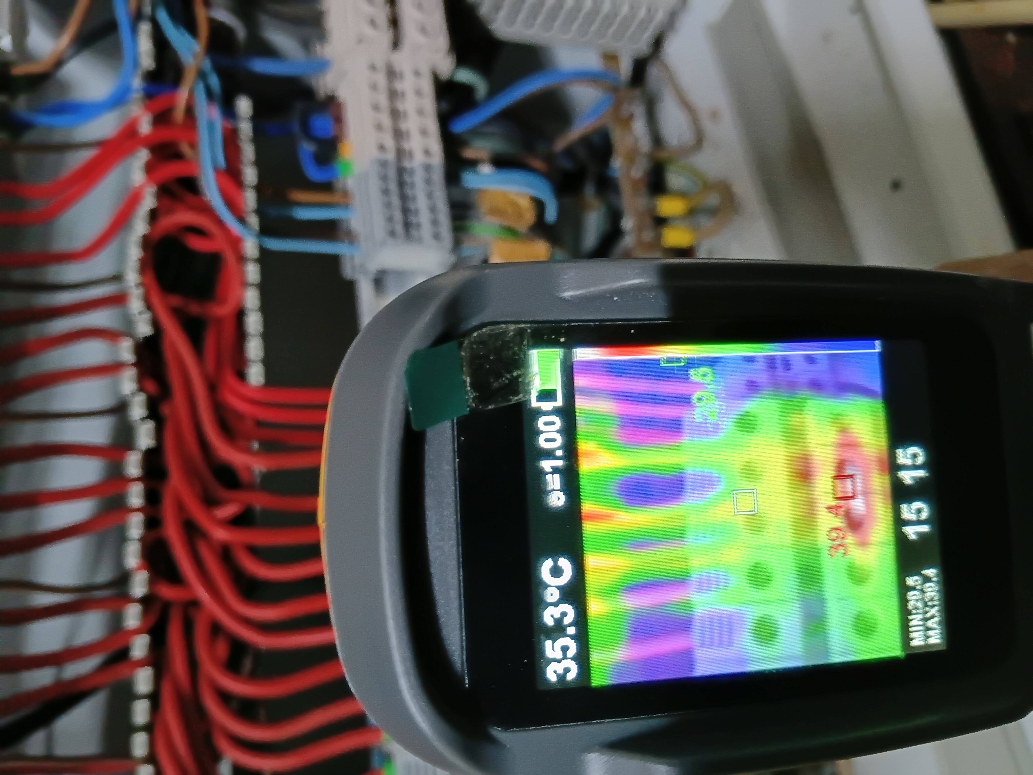 Inspection avec camera thermique d'une armoire électrique 